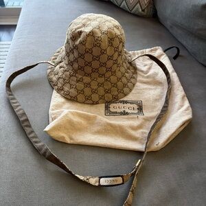 Gucci Reversible Hat in GG Canvas and Nylon